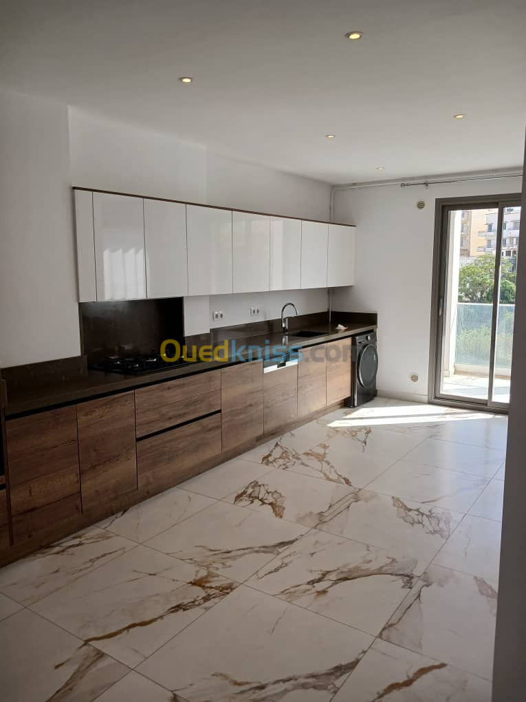 Location Appartement F4 Alger Hydra