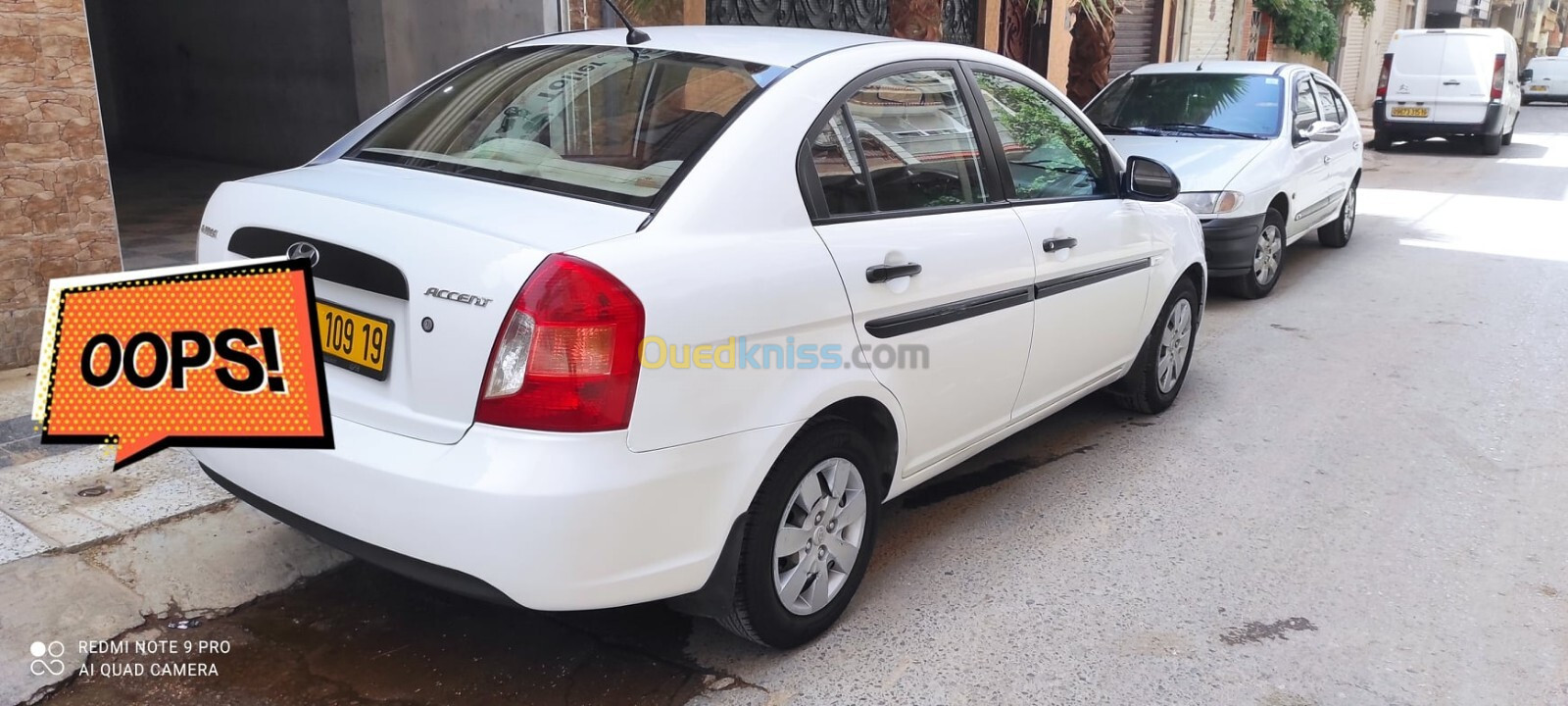 Hyundai Accent 2009 neon