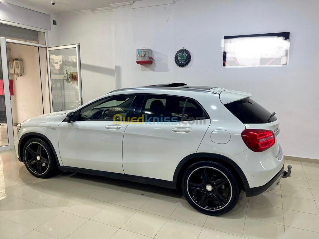 Mercedes GLA 2015 GLA