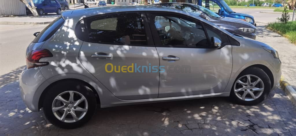 Peugeot 208 2016 208