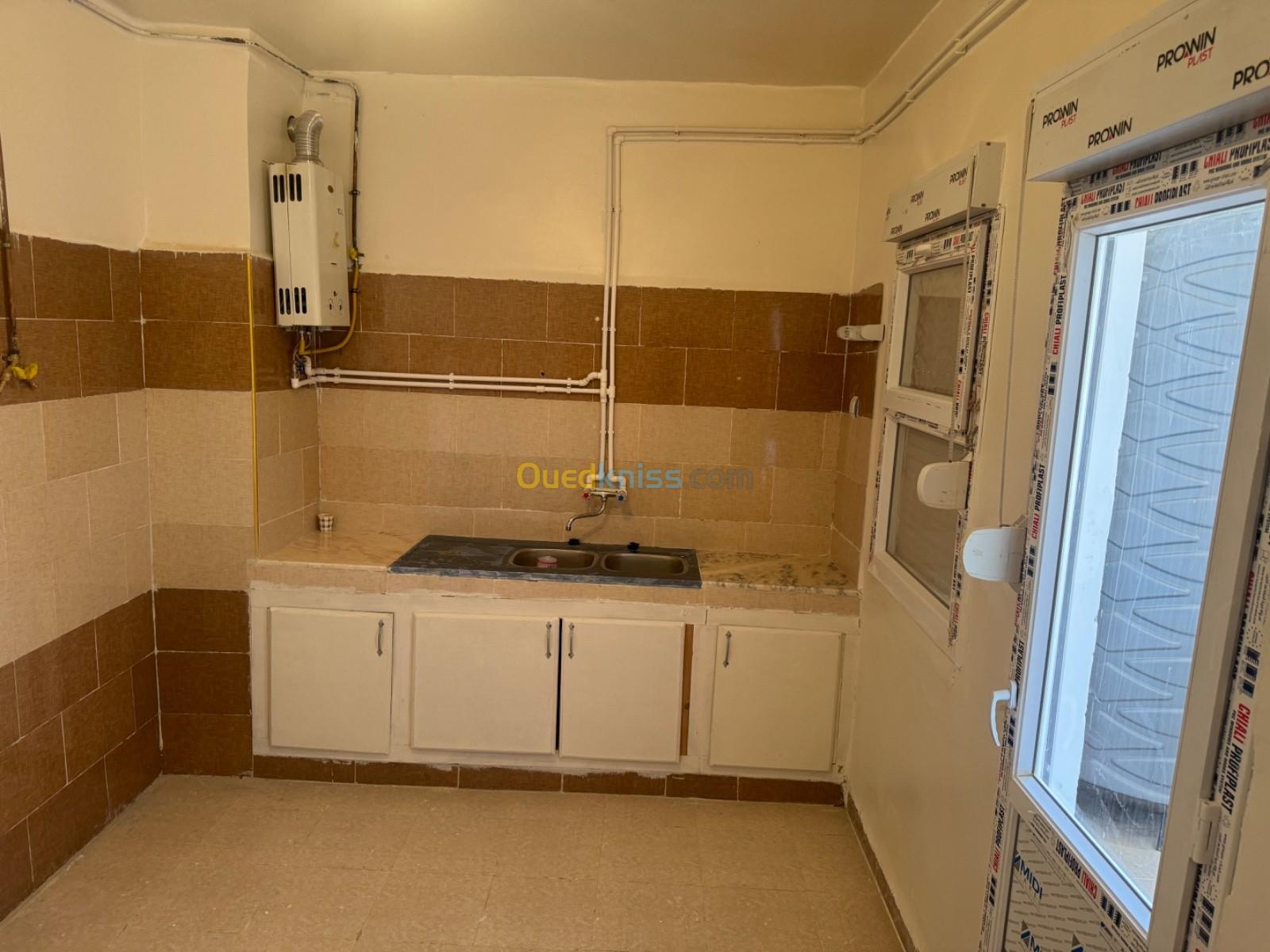 Location Appartement F4 Oum El Bouaghi Ain beida