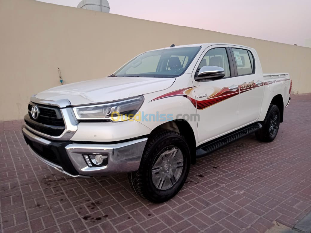 Toyota Hilux 2024 عماني