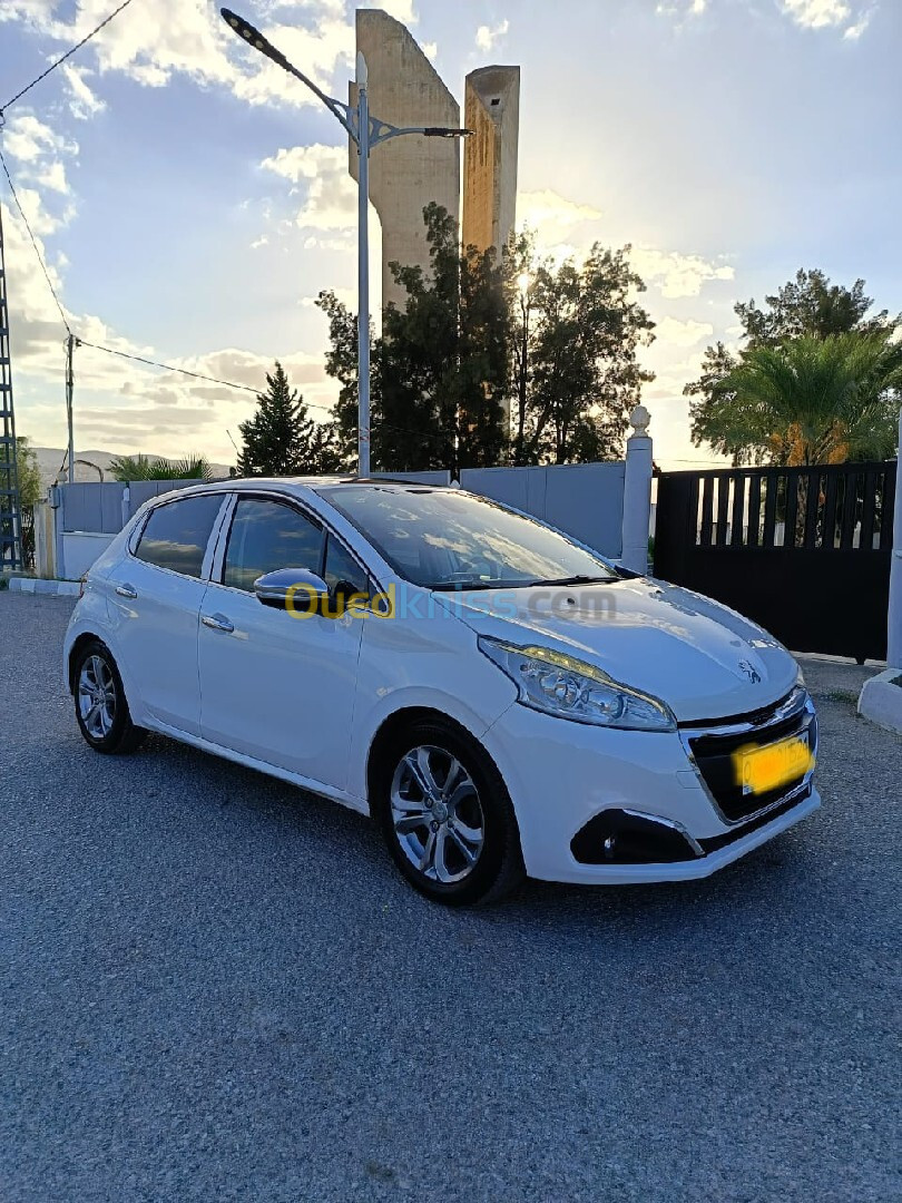 Peugeot 208 2015 208