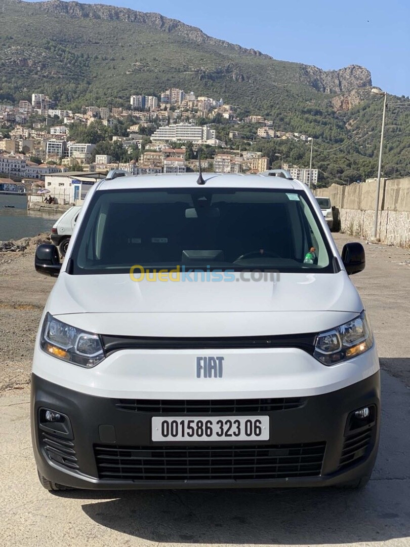 Fiat Doblo 2023 Italian