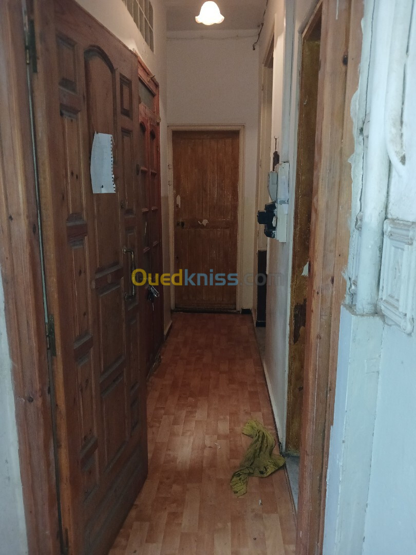 Location Appartement F4 Alger Bab el oued