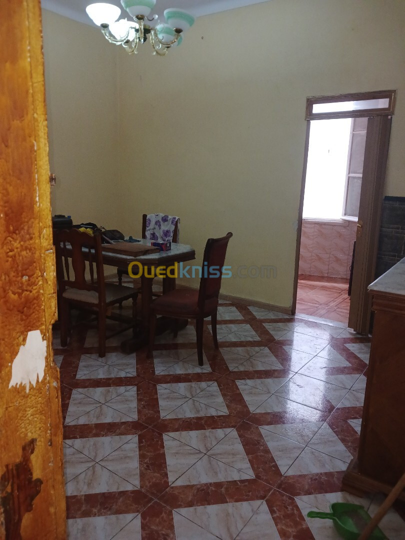 Location Appartement F4 Alger Bab el oued