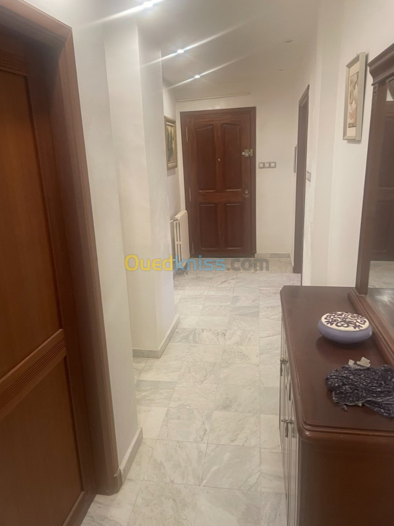 Location Appartement F4 Alger Draria