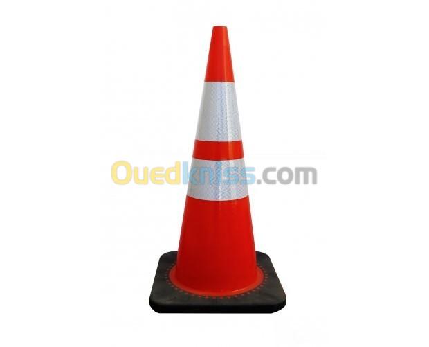 CONE DE SIGNALISATION ROUGE