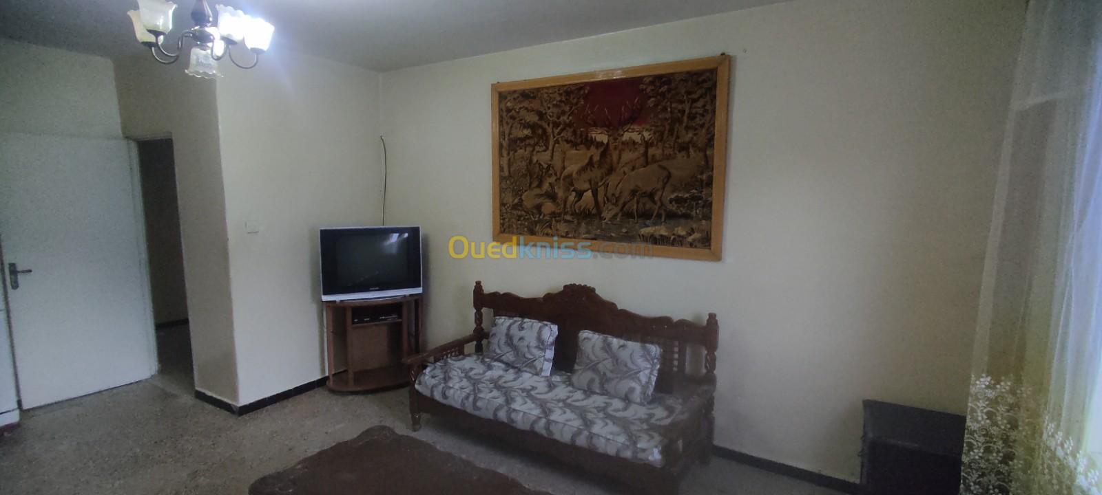 Location vacances Appartement F4 Skikda Collo