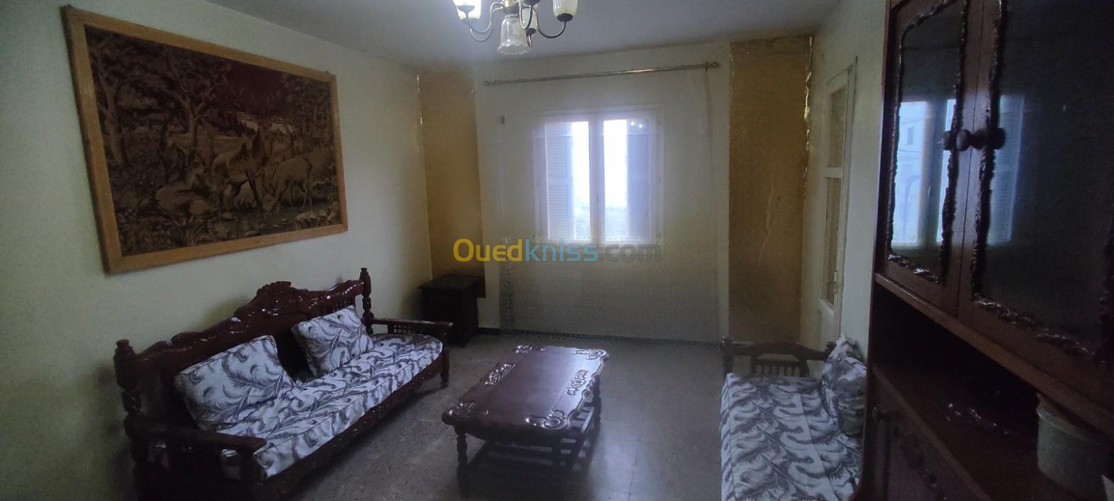 Location vacances Appartement F4 Skikda Collo