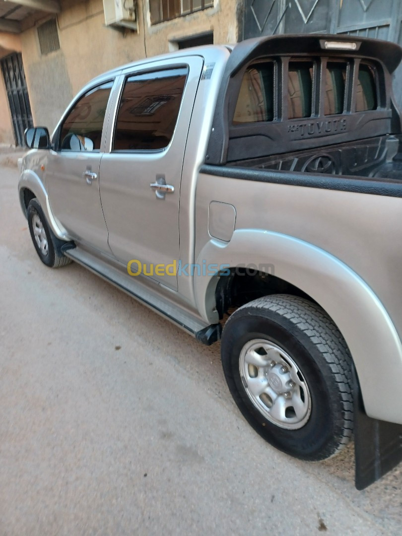 Toyota Hilux 2013 