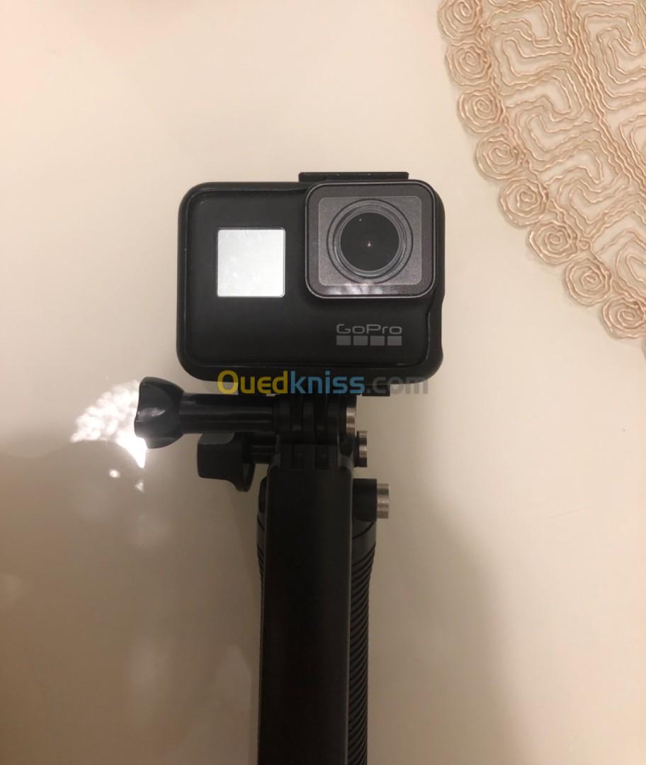 GOPRO HERO 7 BLACK + TOUS LES ACCESSOIRES 