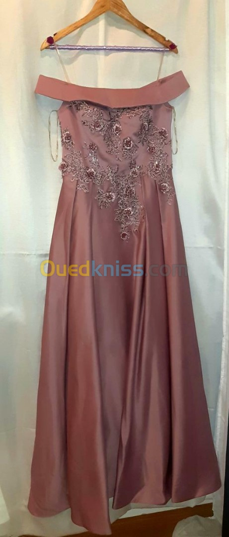 Robe de princesse bois de rose avec cerceau 