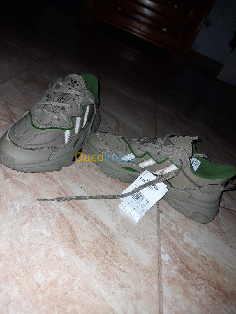 Adidas top ozweego 40