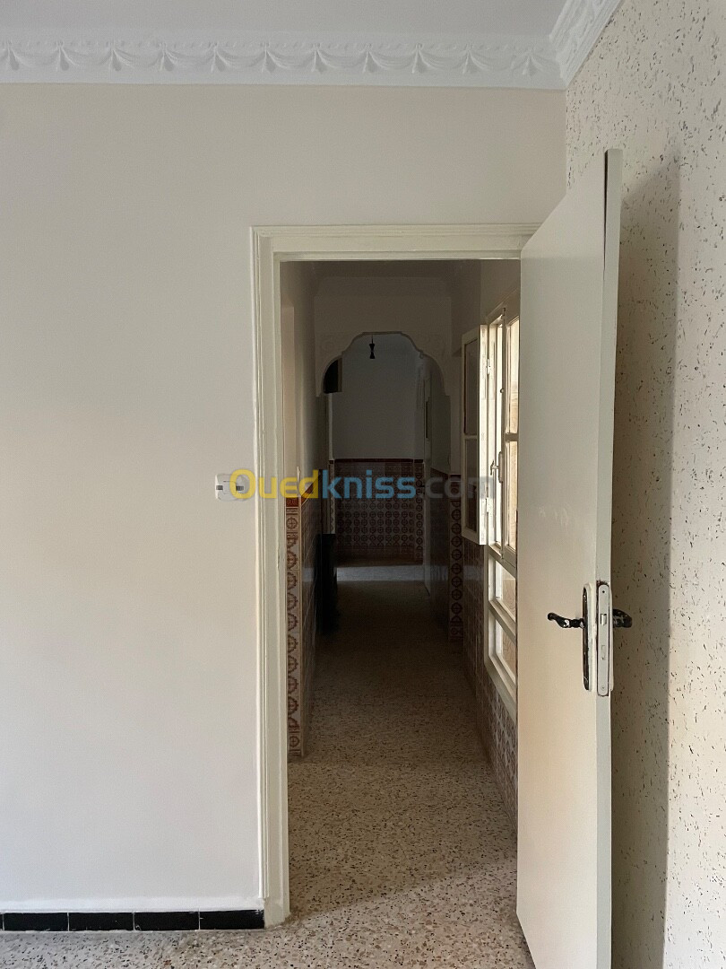 Location Niveau De Villa F4 Alger Kouba