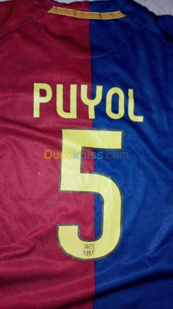 Jersey FC Barcelone 2009/2010 numéro 5 nom de joueur puyol