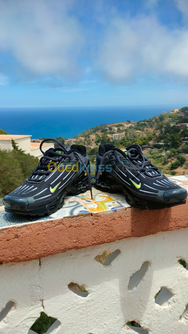 Air Max TN original Plus 3 III Black VoltFQ2387 001original pointure 40 Chritha m Nike France Alger Rais hamidou Ouedkniss Algerie