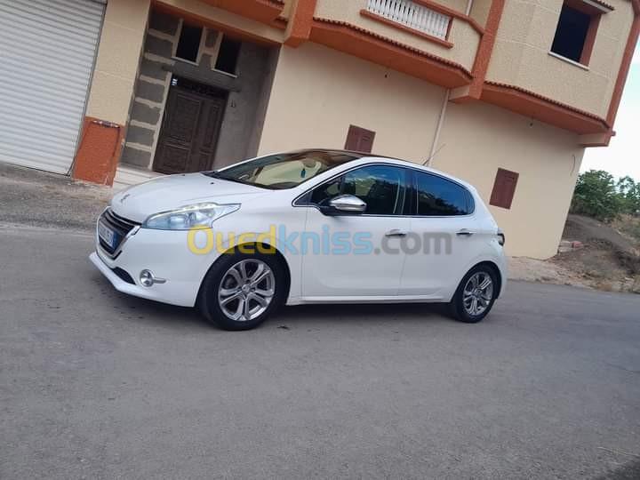 Peugeot 208 2015 Allure Facelift