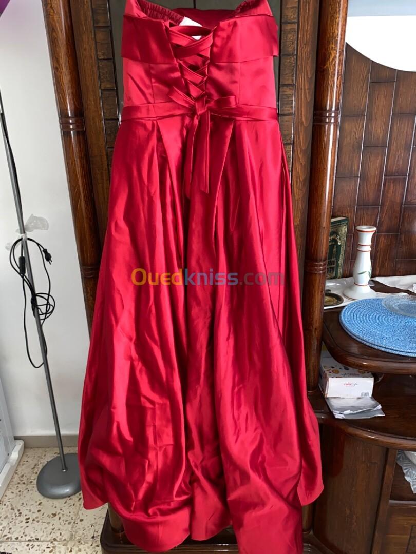 Robe rouge acheté en France , taille M