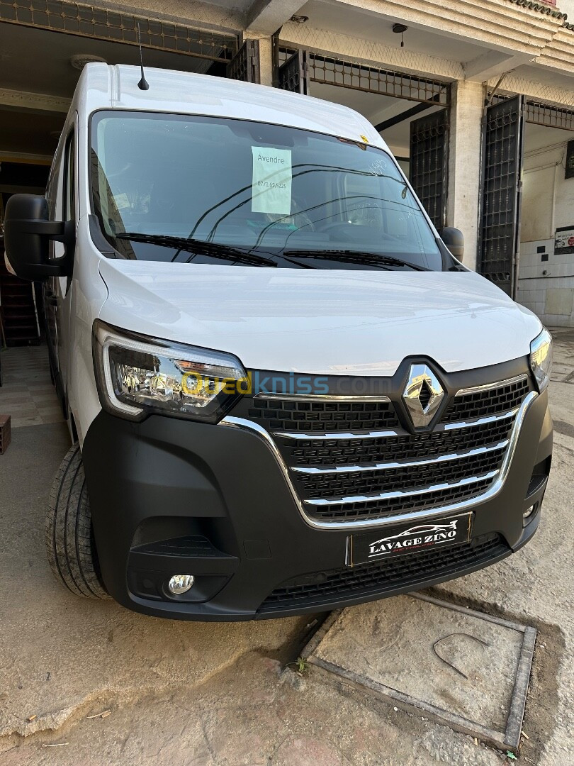 Renault Master 3pano 2023