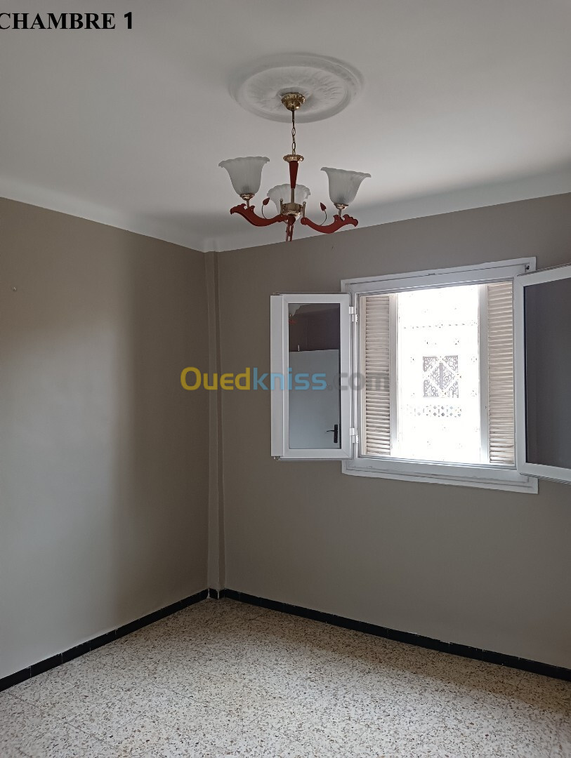 Vente Appartement F3 Alger Les eucalyptus