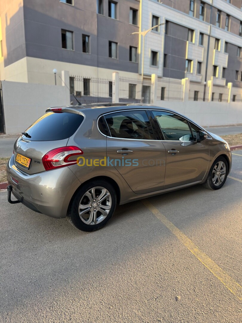 Peugeot 208 2015 Allure