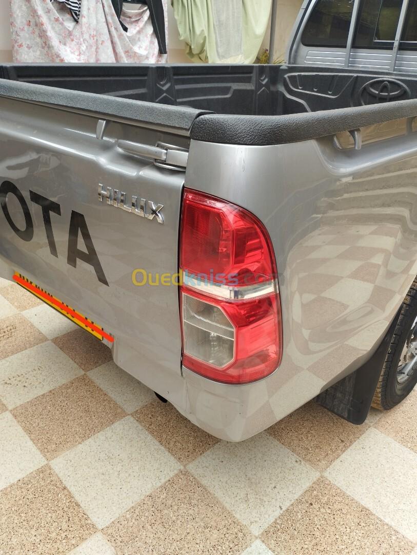 Toyota Hilux 2015 