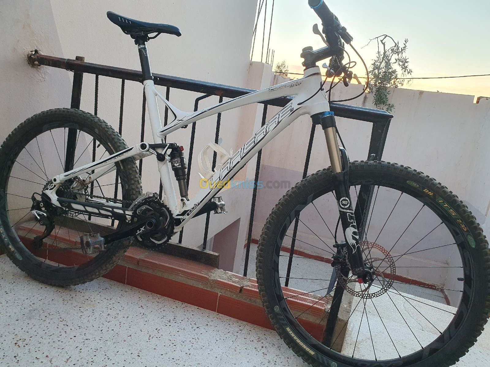 Velo enduro lapierre 