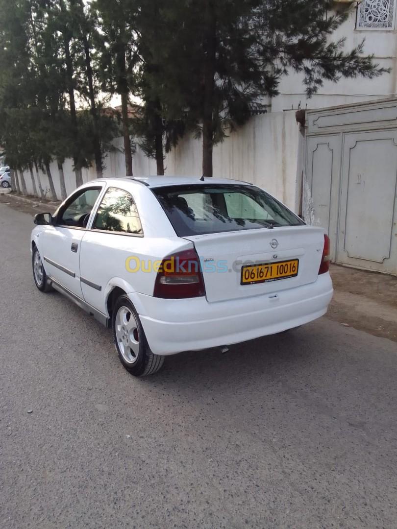 Opel Astra 2000 