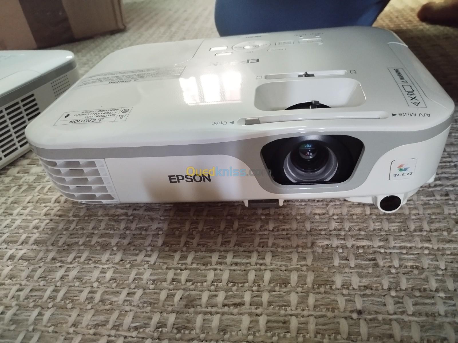 Vidéo projecteur Epson EB-X11