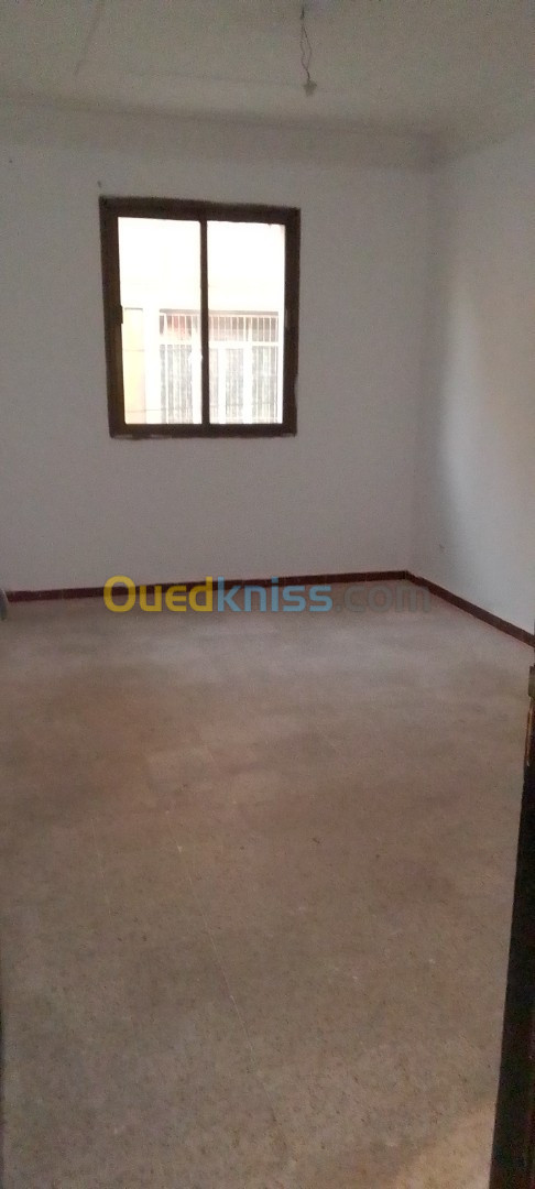 Location Appartement F8 Alger Bir mourad rais