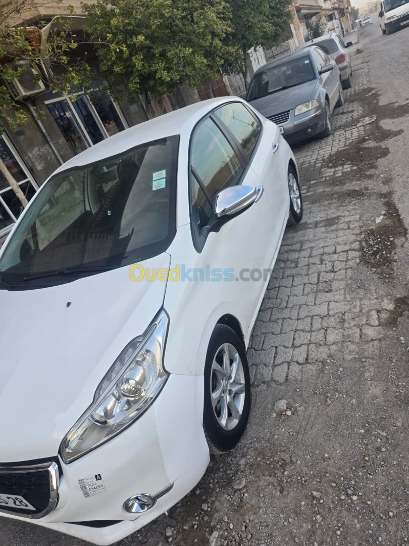 Peugeot 208 2015 Access