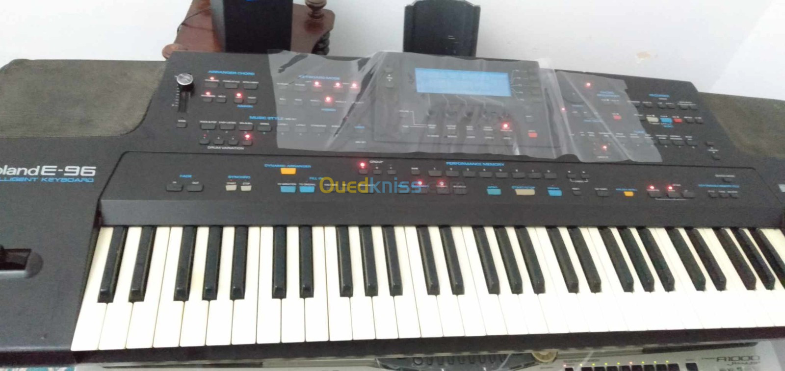 Roland E86