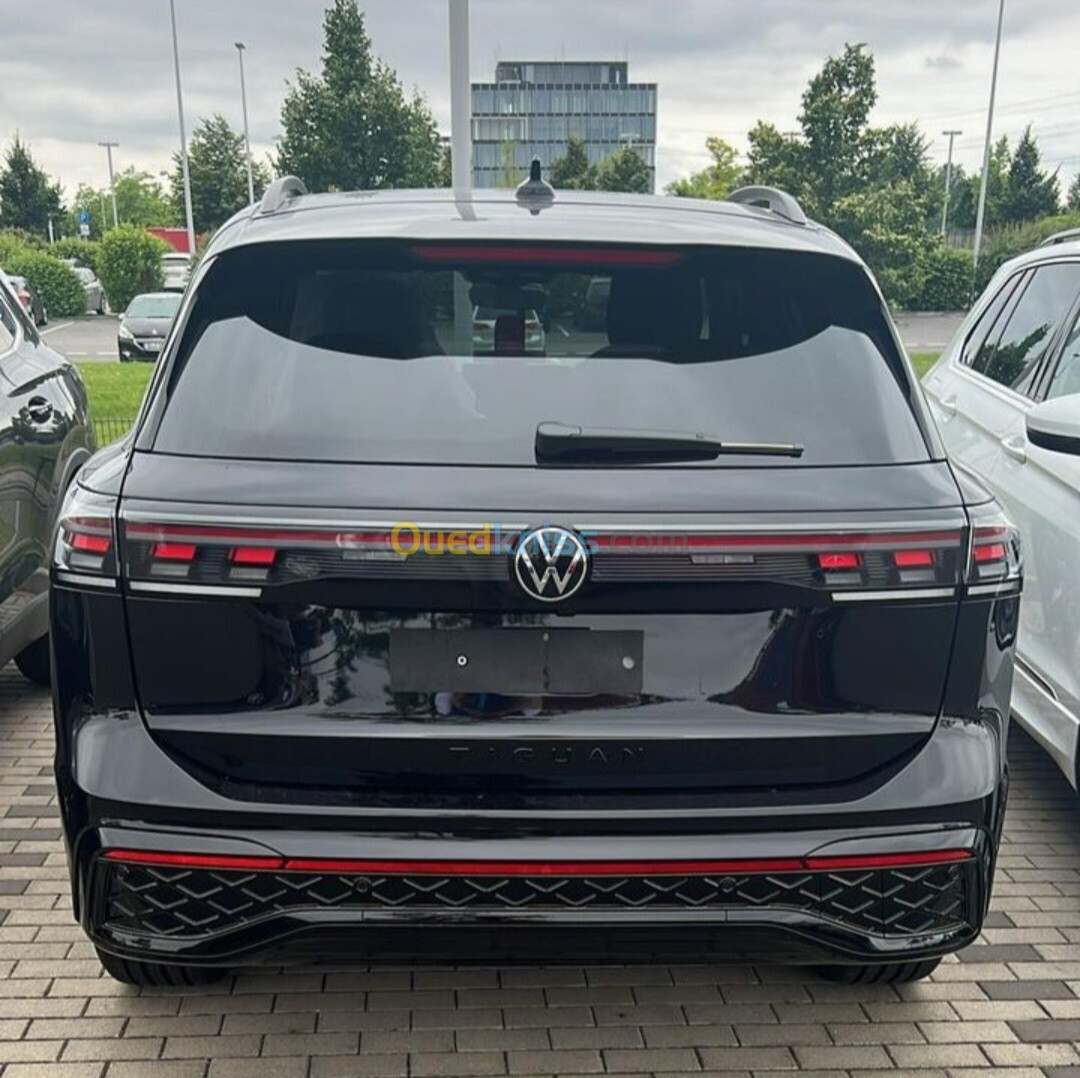 Volkswagen Tiguan 2024 Pack Black