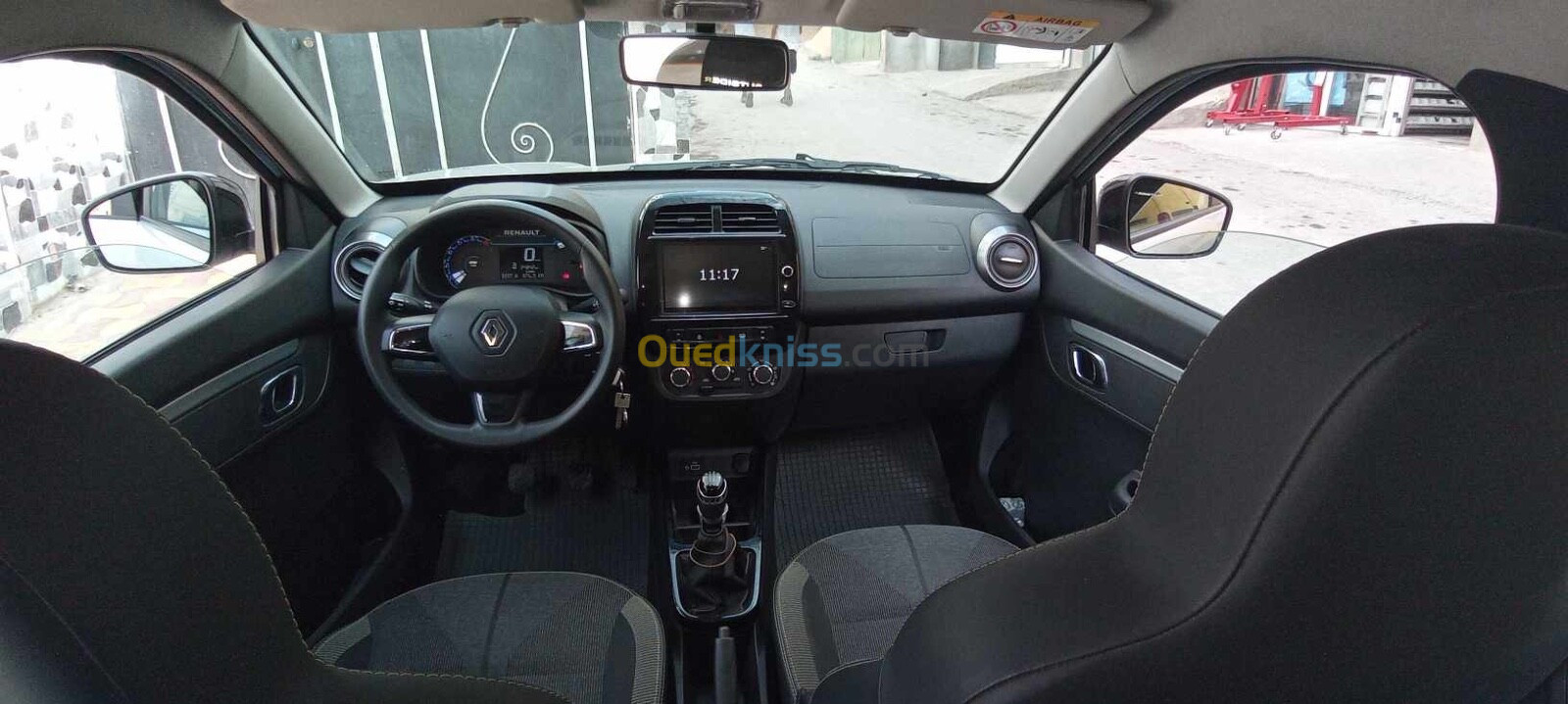 Renault KWID 2023 OUTSIDER