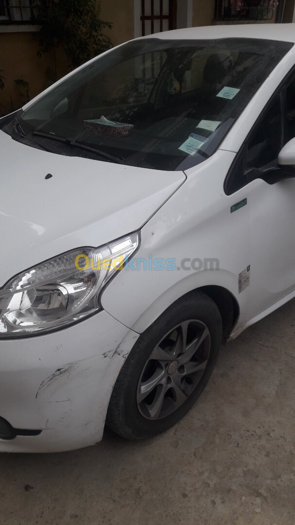 Peugeot 208 2015 208