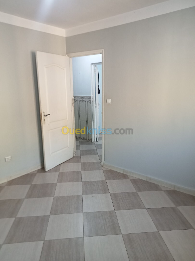 Location Niveau De Villa F3 Alger Bordj el kiffan