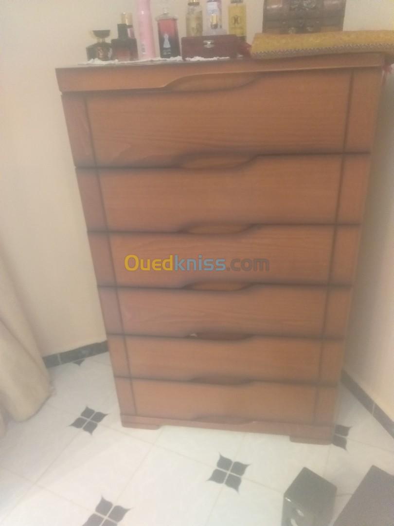 Armoire en vrai bois 