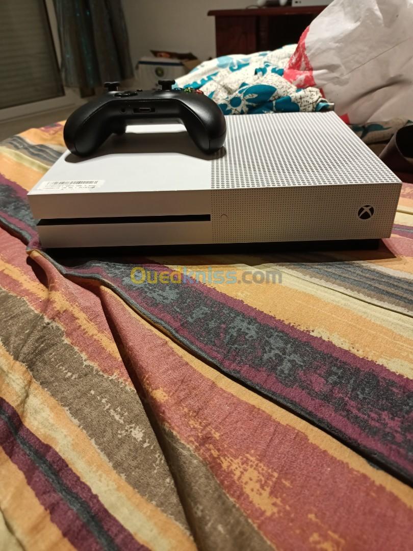 Xbox one s 500 giga très bon état 