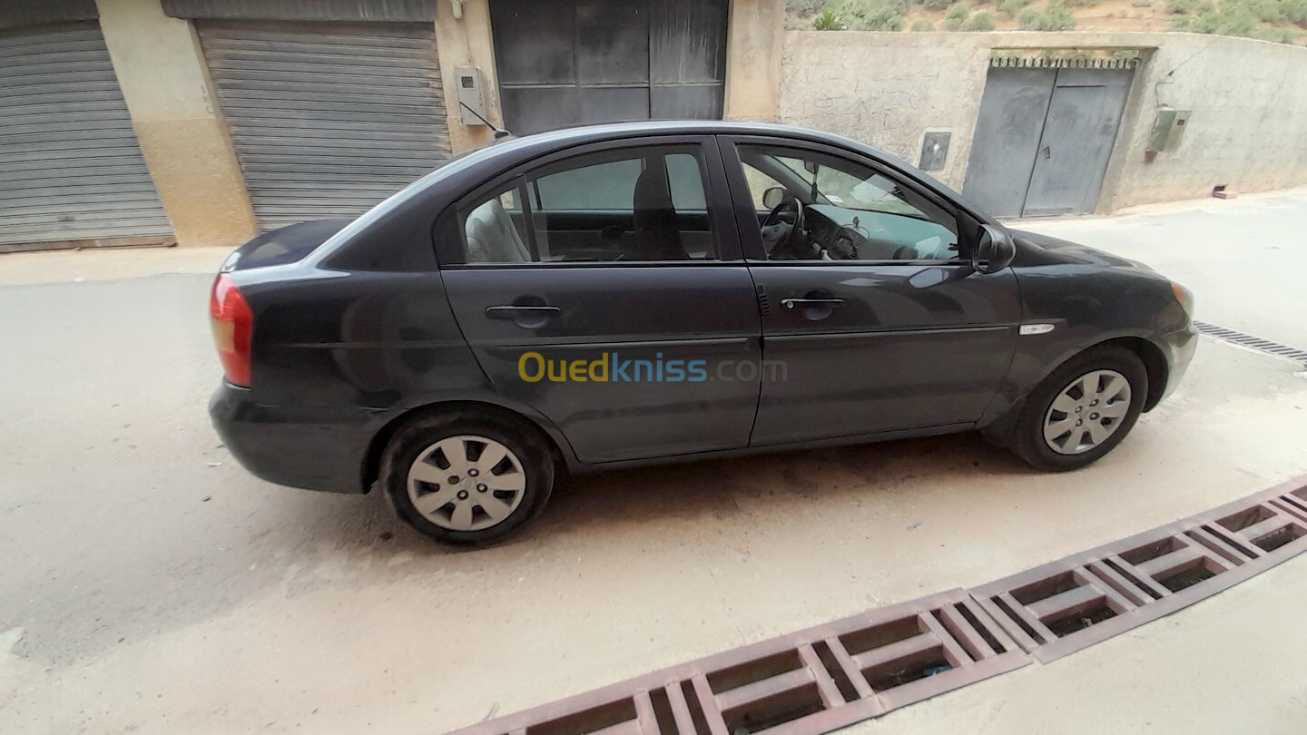 Hyundai Accent RB  4 portes 2011 Accent RB  4 portes