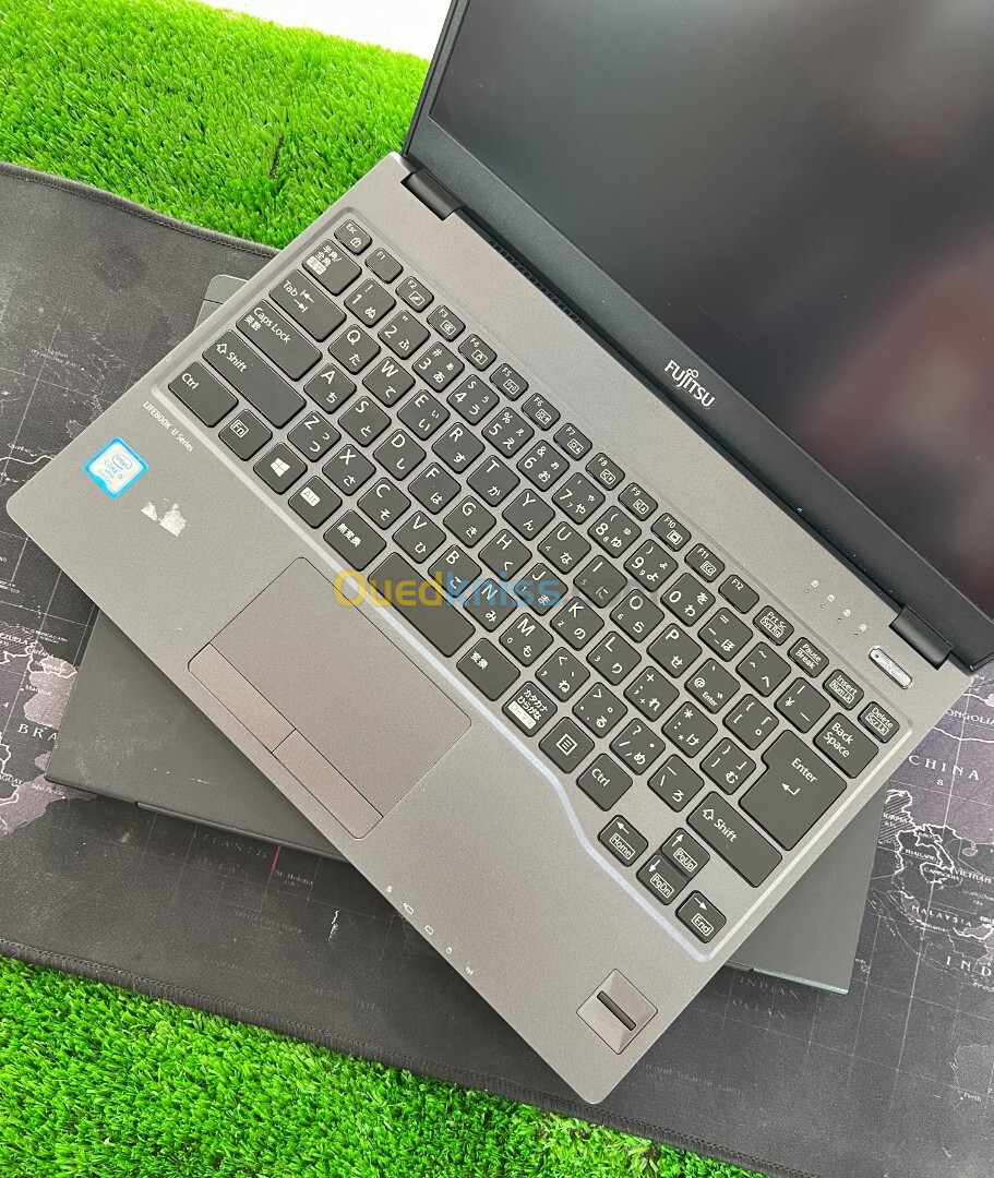 PC Pro ULTRA SLIM Fujitsu LIFEBOOK U727 