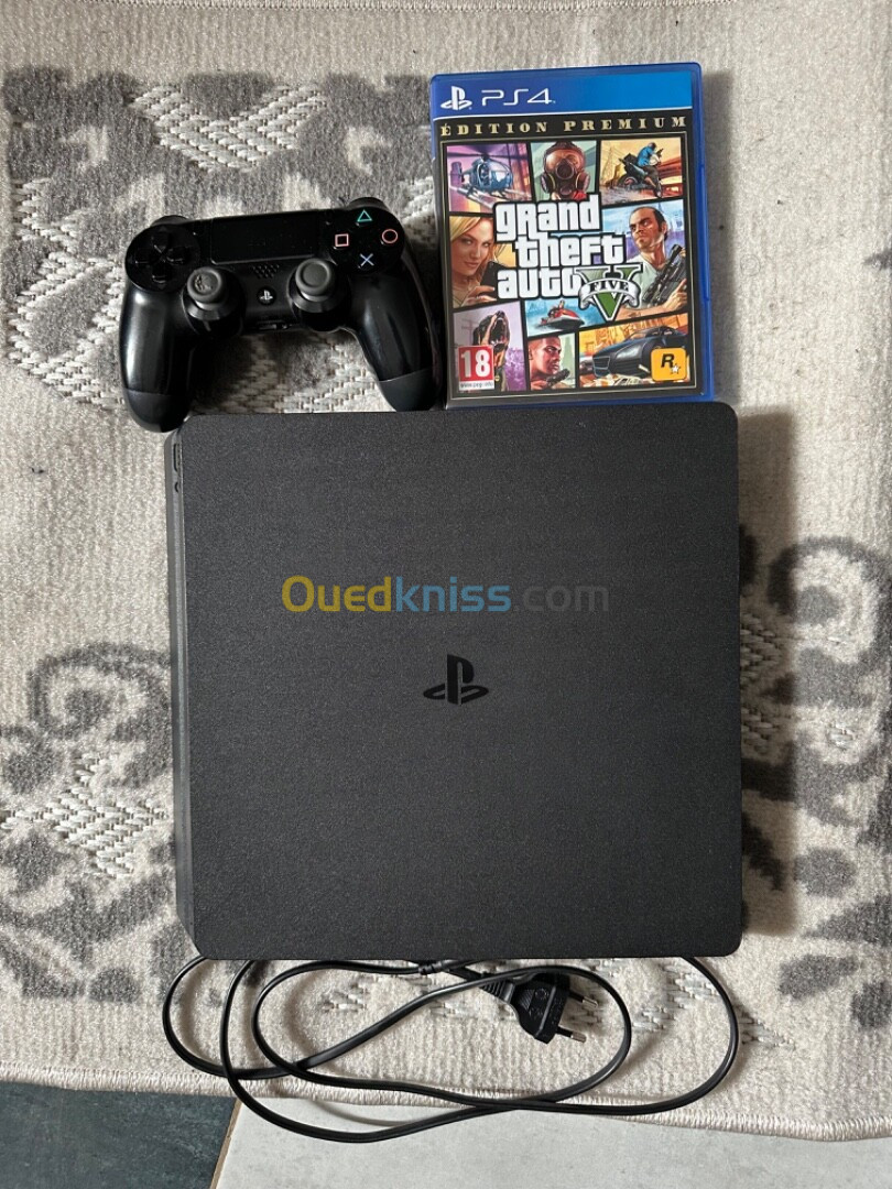 Ps4 slim 1TO + cd gta 5 + manette original 