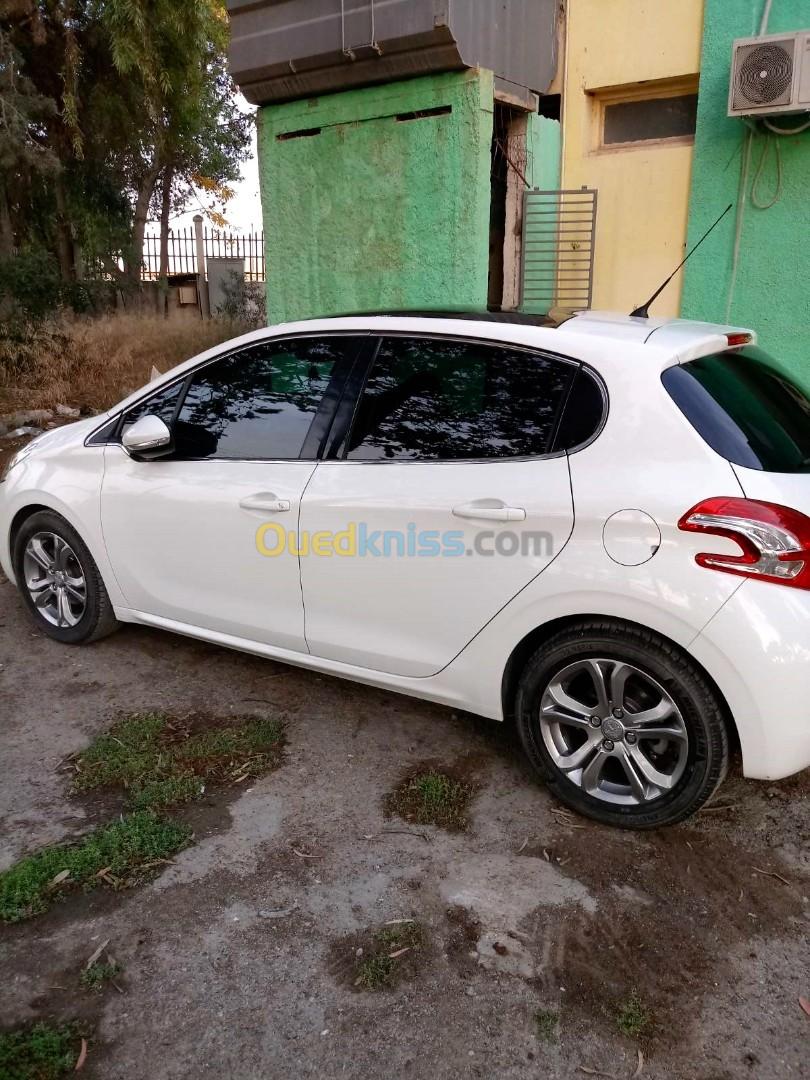 Peugeot 208 2014 Allure