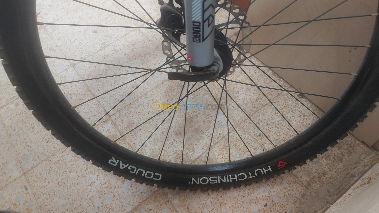 Velo VTT taille M 