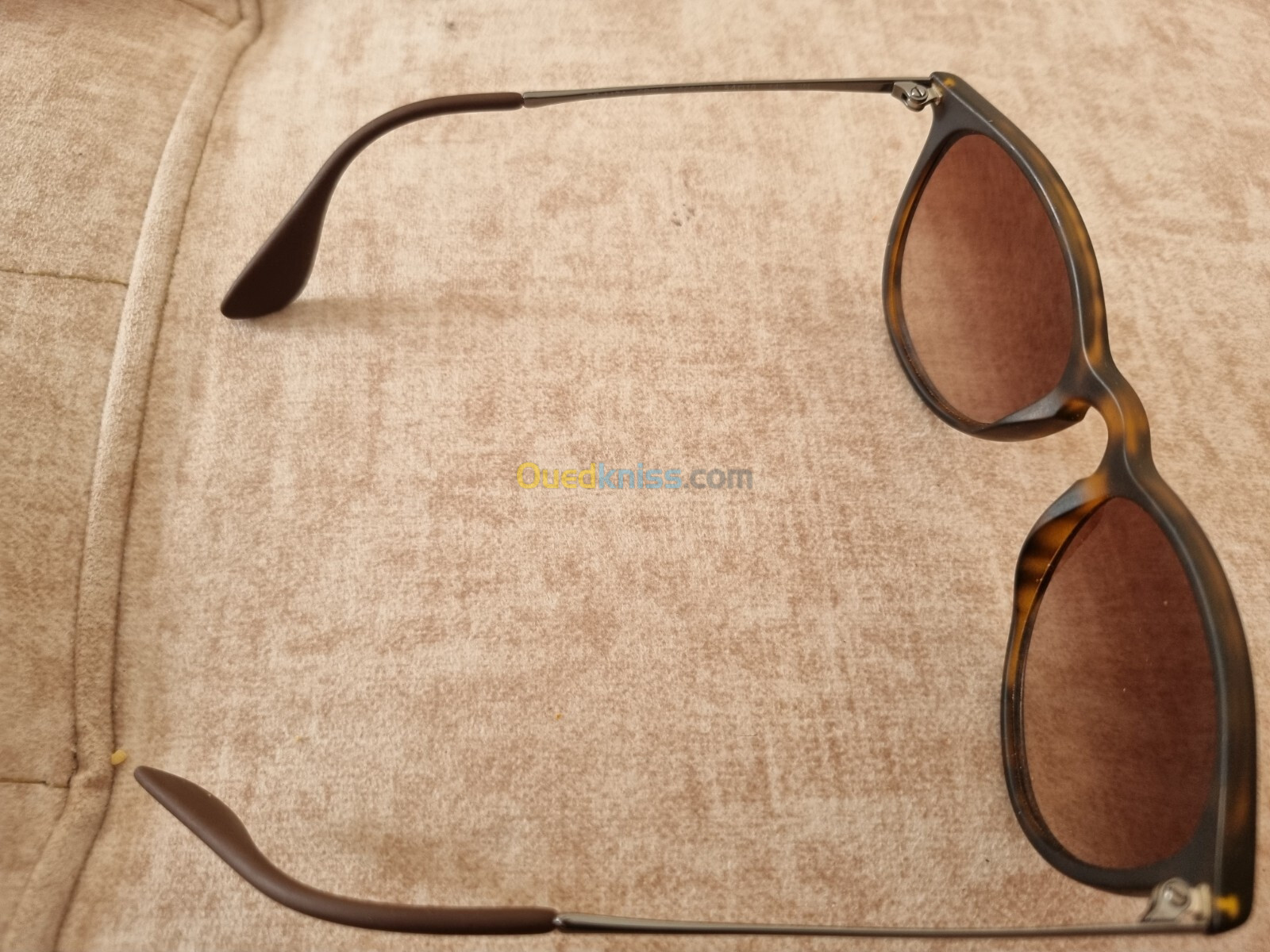 نظارات ray ban صنع في إيطاليا 