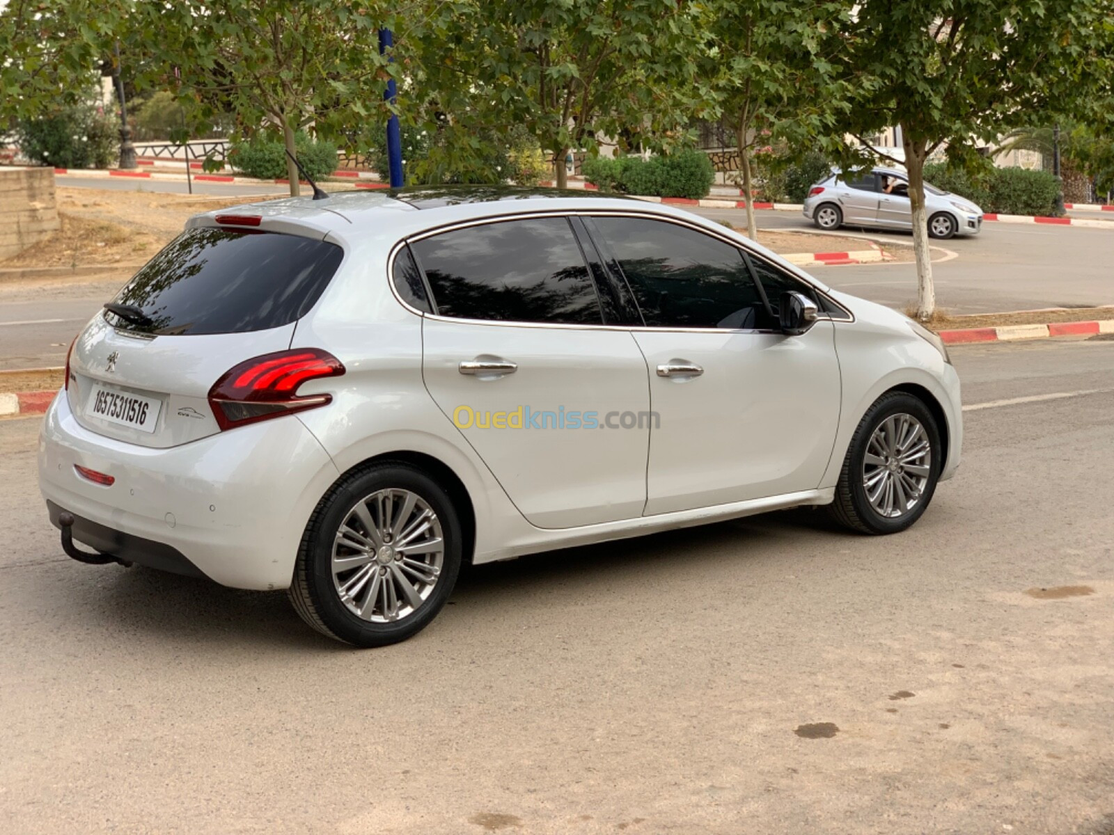 Peugeot 208 2015 Allure Facelift