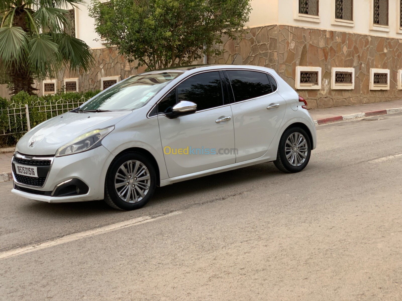 Peugeot 208 2015 Allure Facelift