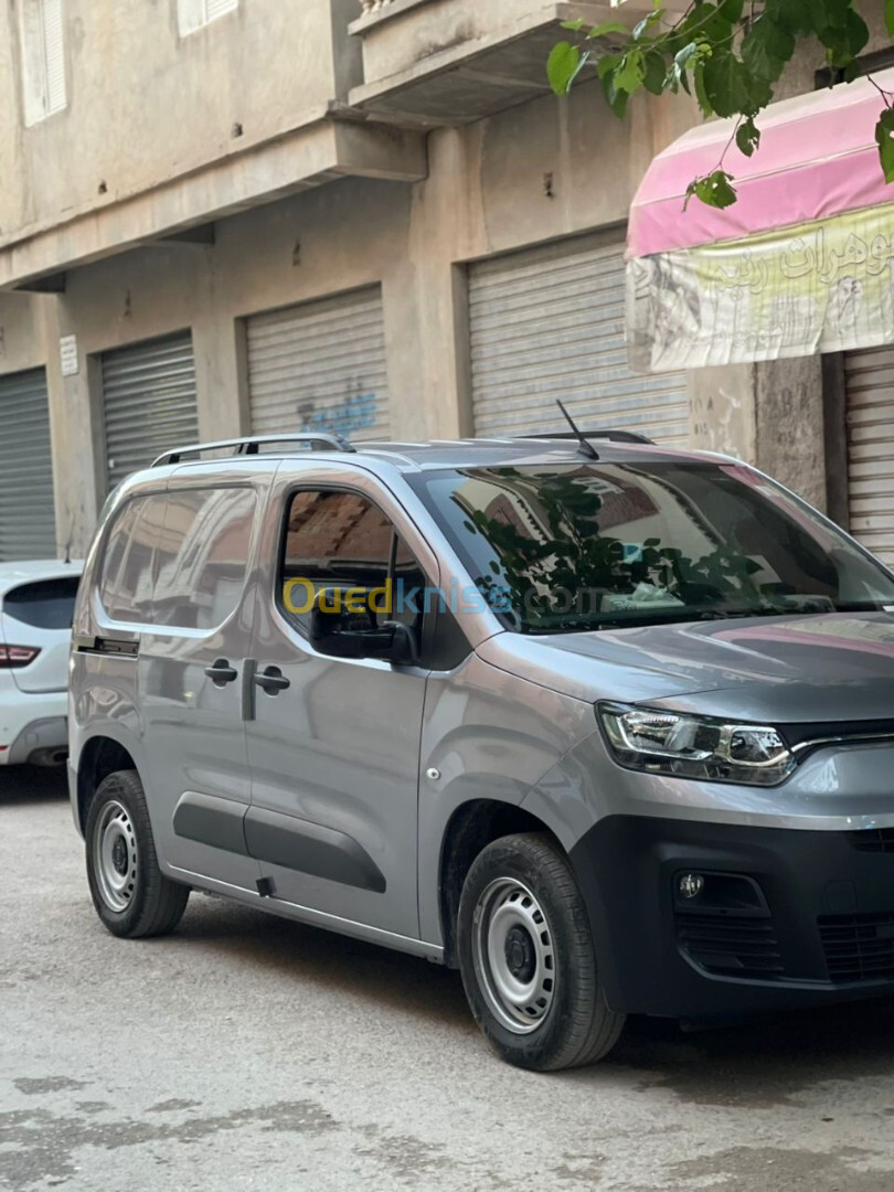 Fiat FIAT DOBLO PROFESSIONNEL 2024 