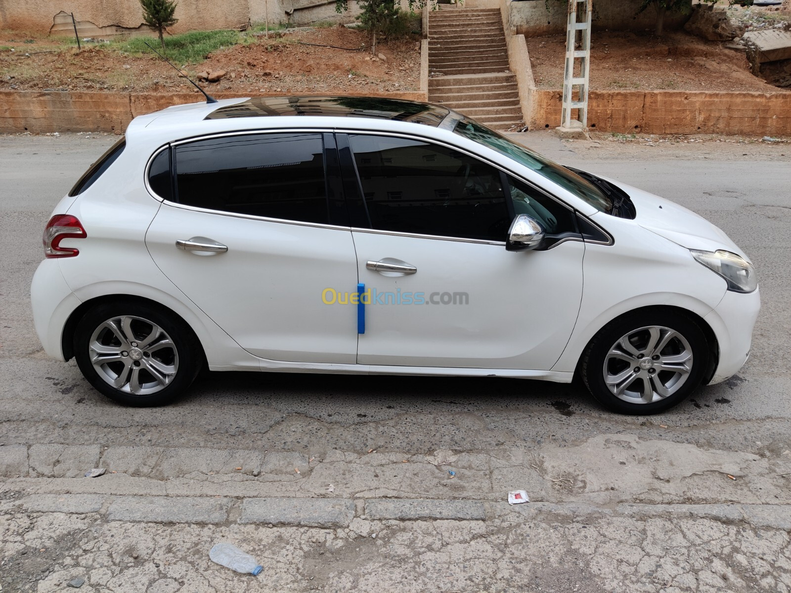 Peugeot 208 2015 