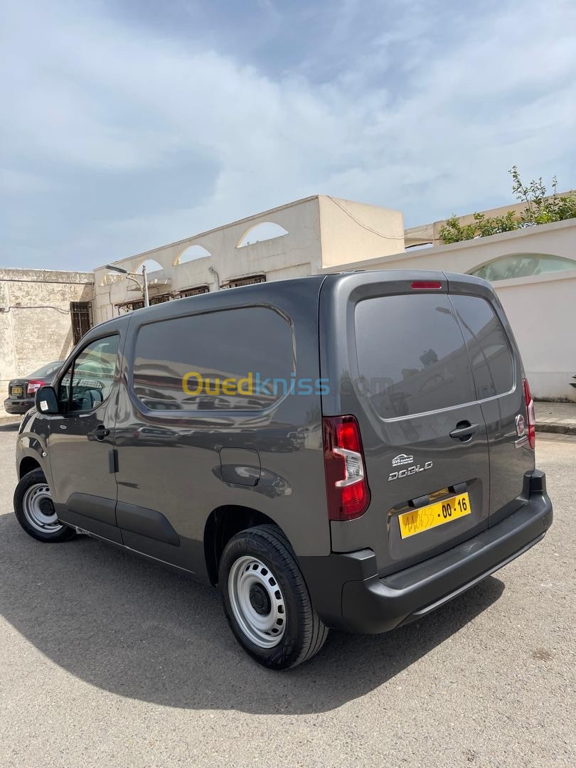 Fiat Doblo 2024 Italie